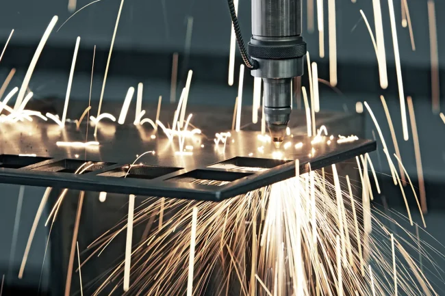 Nahaufnahme vom Laserschneideprozess